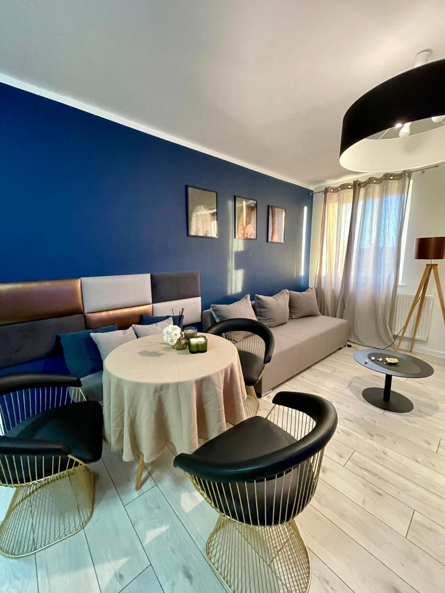 Apartment Plaza Centralna-molo Portowa Next To The Seaside Kolobrzeg